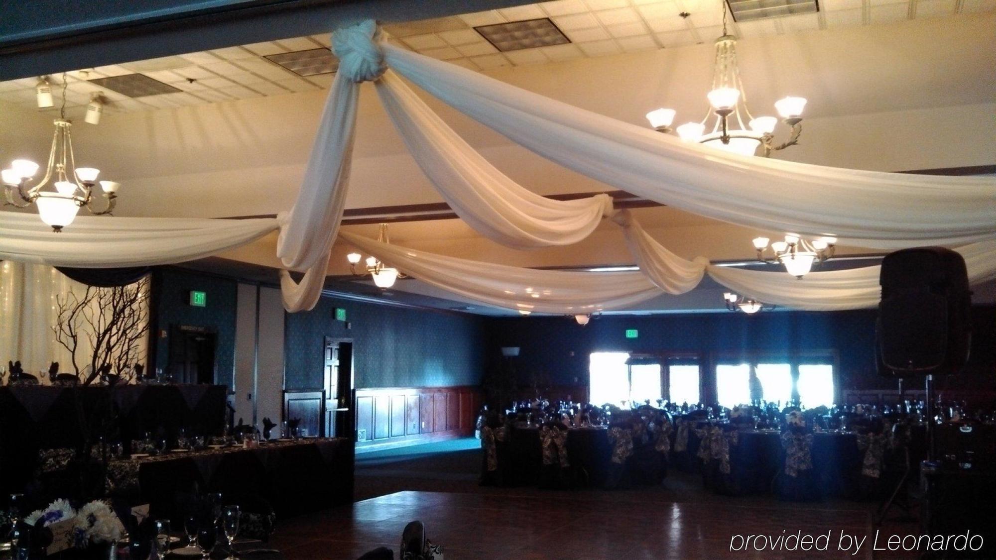 Holiday Inn Selma - Swancourt Экстерьер фото