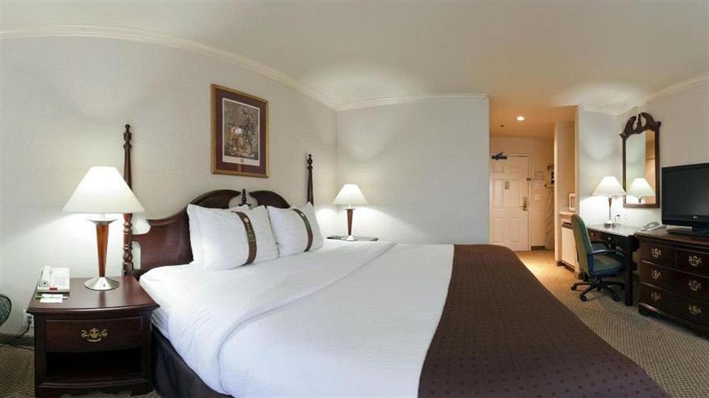 Holiday Inn Selma - Swancourt Экстерьер фото