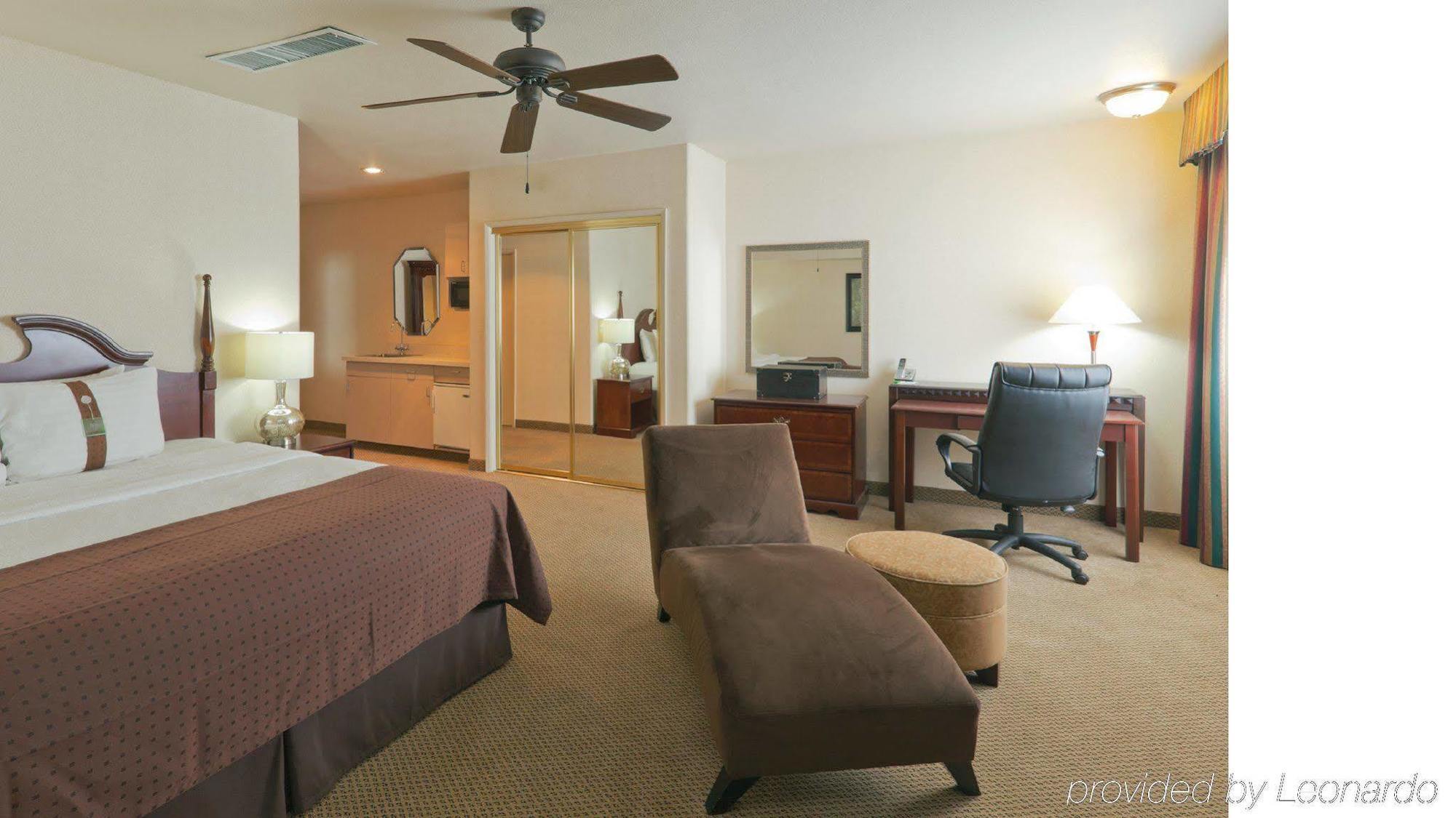 Holiday Inn Selma - Swancourt Экстерьер фото
